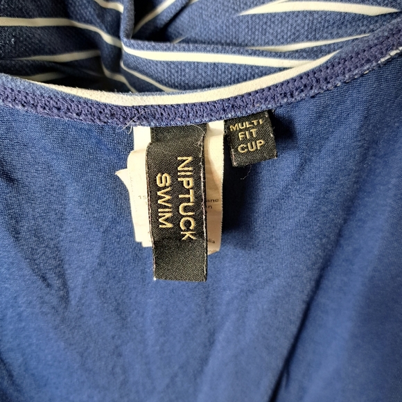 NipTuck Swim Size 8 One Piece Swimsuit Ruched Sides Multifit Bra Cup - Picture 10 of 11